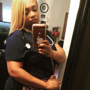 Meet your Posher, Elaina